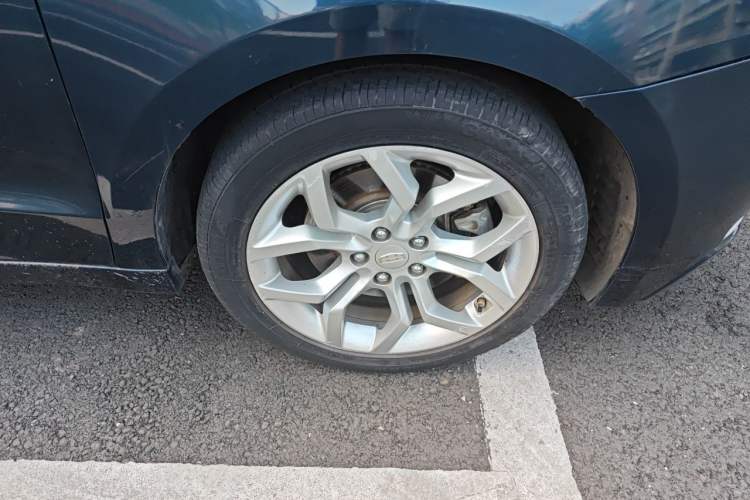 Used Geely Auto Emgrand GT 2015 2.4L Comfort Model Right Front Wheel Hub