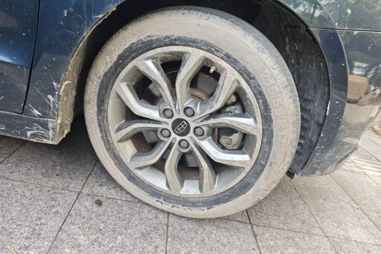 Used Geely Auto Emgrand GT 2015 2.4L Comfort Model Right Front Wheel Hub