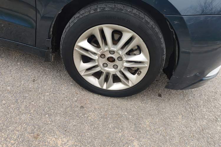 Used Geely Auto Emgrand GT 2015 1.8T Comfort Model Right Front Wheel Hub