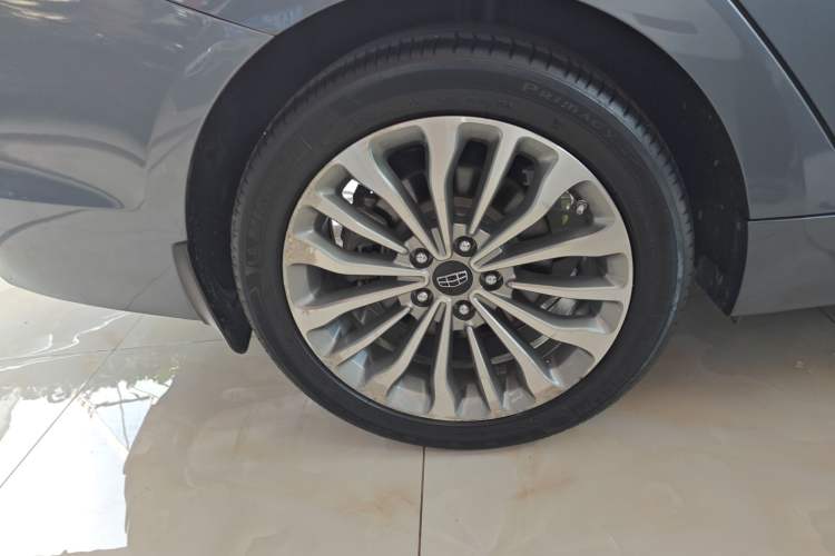 Used Geely Auto Emgrand GT 2015 1.8T Premium Model Right Rear Wheel Hub