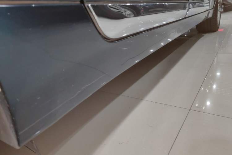 Used Geely Auto Emgrand GT 2015 1.8T Flagship Model Right Side Sill