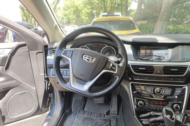 Used Geely Auto Emgrand GT 2015 1.8T Flagship Model Steering Wheel