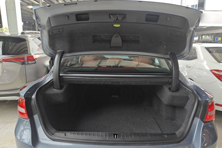 Used Geely Auto Emgrand GT 2015 1.8T Premium Model Trunk