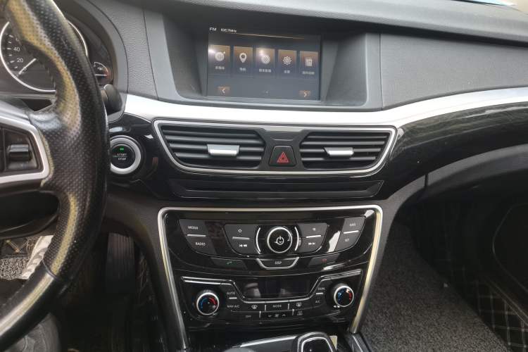 Used Geely Auto Emgrand GT 2015 1.8T Premium Model Audio And AC Panel