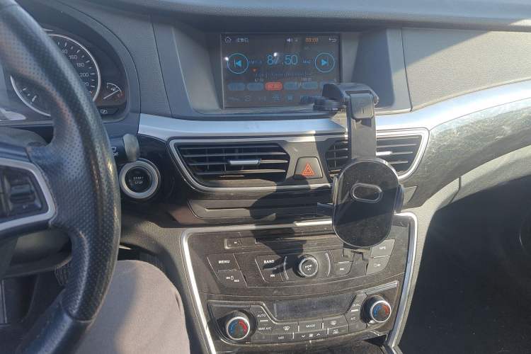 Used Geely Auto Emgrand GT 2015 2.4L Comfort Model Audio And AC Panel