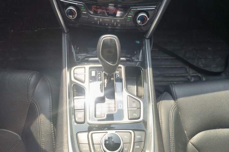 Used Geely Auto Emgrand GT 2015 2.4L Luxury Model Gear Lever