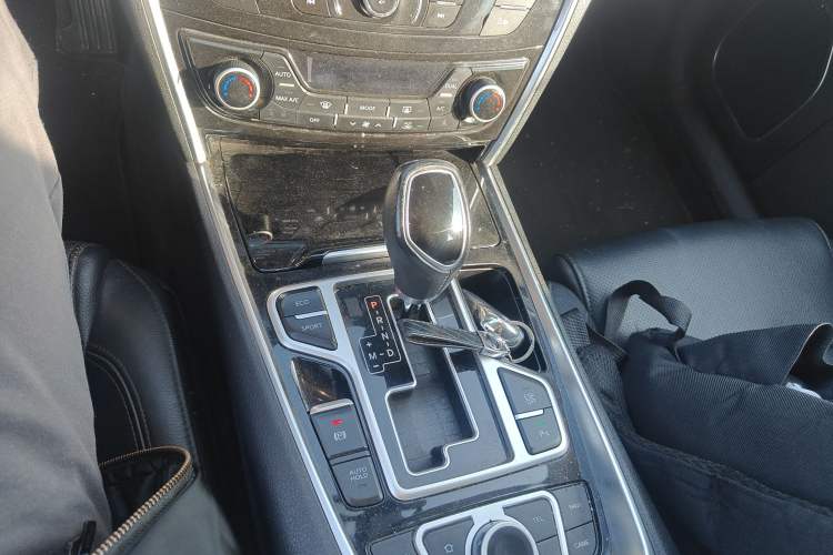 Used Geely Auto Emgrand GT 2015 2.4L Comfort Model Gear Lever