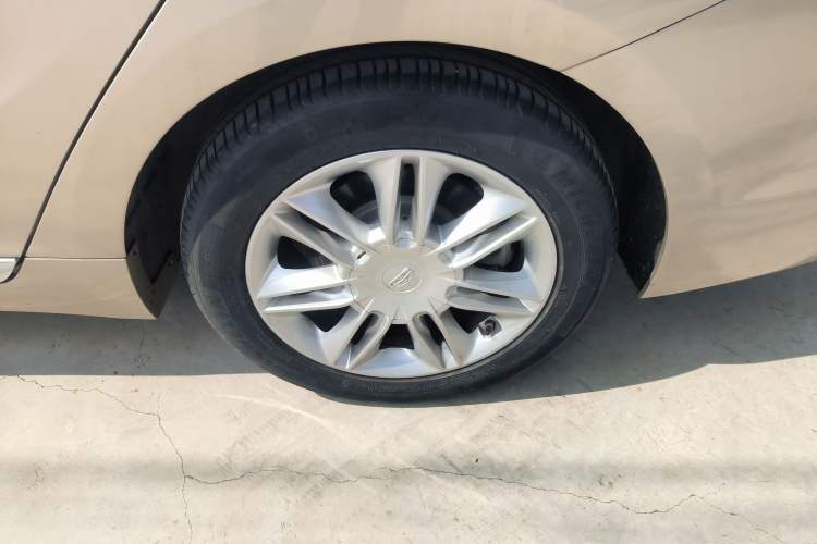Used Geely Auto Emgrand GT 2015 2.4L Luxury Model Left Rear Wheel Hub