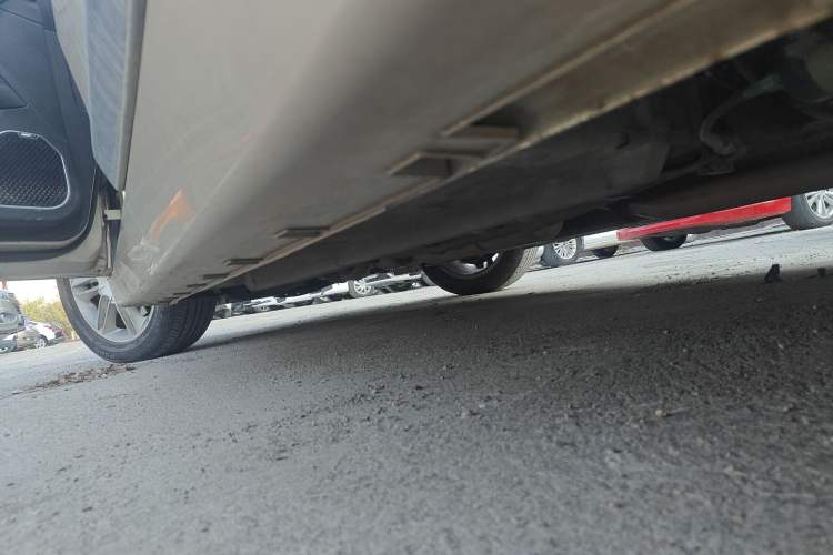 Used Geely Auto Emgrand GT 2015 2.4L Comfort Model Left Side Sill