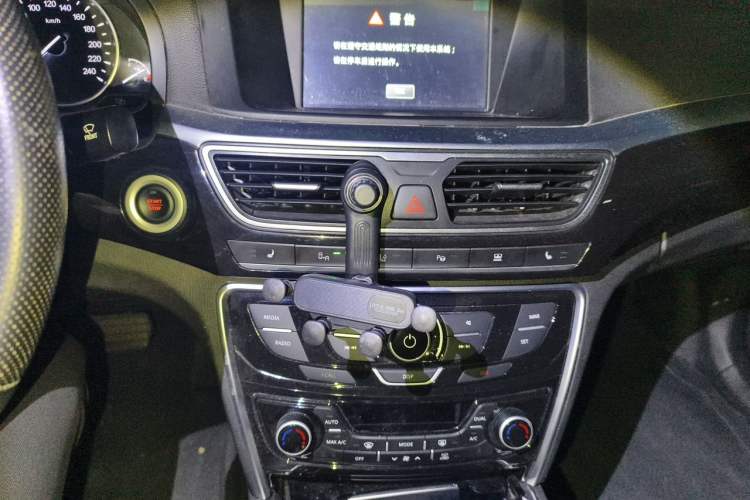 Used Geely Auto Emgrand GT 2015 1.8T Flagship Model Audio And AC Panel