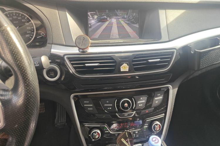 Used Geely Auto Emgrand GT 2015 1.8T Premium Model Audio And AC Panel