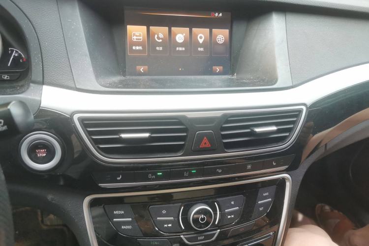 Used Geely Auto Emgrand GT 2015 1.8T Flagship Model Audio And AC Panel