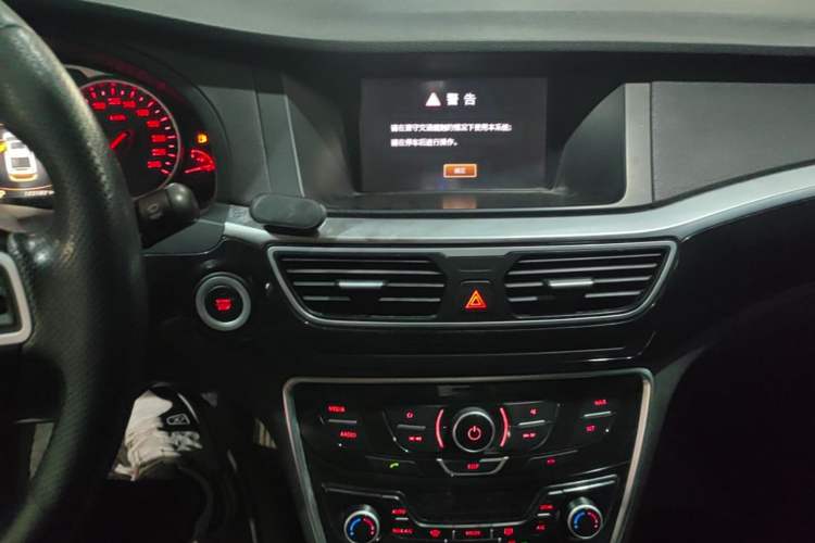 Used Geely Auto Emgrand GT 2015 1.8T Premium Model Audio And AC Panel