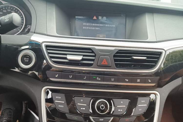Used Geely Auto Emgrand GT 2015 1.8T Flagship Model Audio And AC Panel