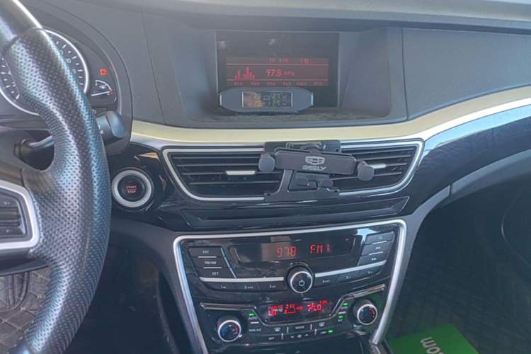 Used Geely Auto Emgrand GT 2015 2.4L Standard Edition Audio And AC Panel