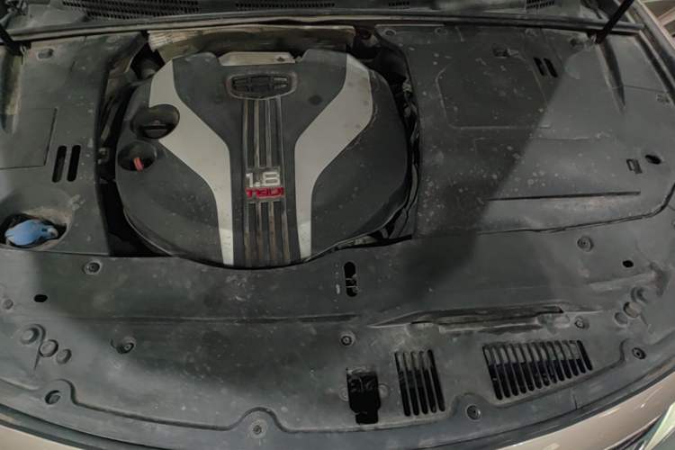 Used Geely Auto Emgrand GT 2015 1.8T Premium Model Engine Bay