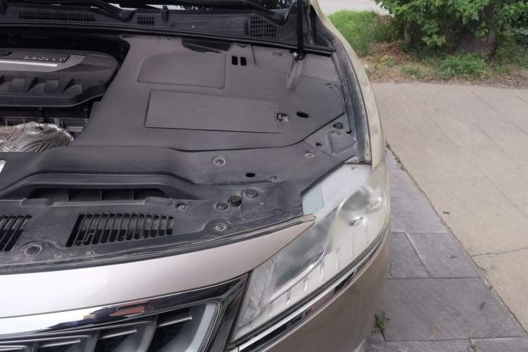 Used Geely Auto Emgrand GT 2015 2.4L Comfort Model Engine Bay Left
