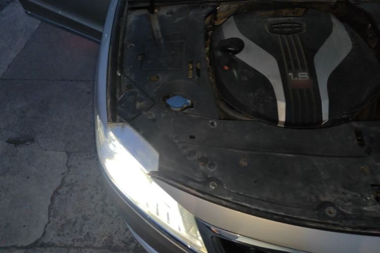 Used Geely Auto Emgrand GT 2015 1.8T Flagship Model Engine Bay Right