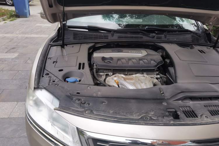 Used Geely Auto Emgrand GT 2015 2.4L Comfort Model Engine Bay Right