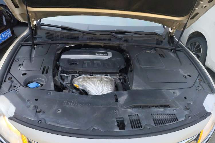 Used Geely Auto Emgrand GT 2015 2.4L Comfort Model Engine Bay