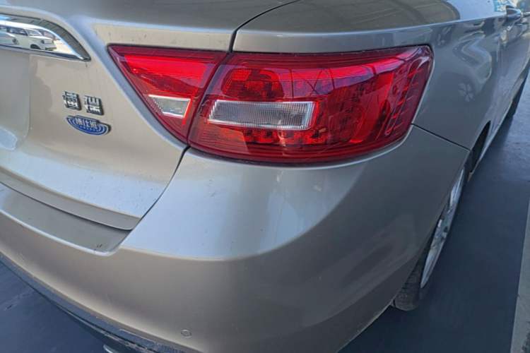 Used Geely Auto Emgrand GT 2015 2.4L Standard Edition Exterior 3