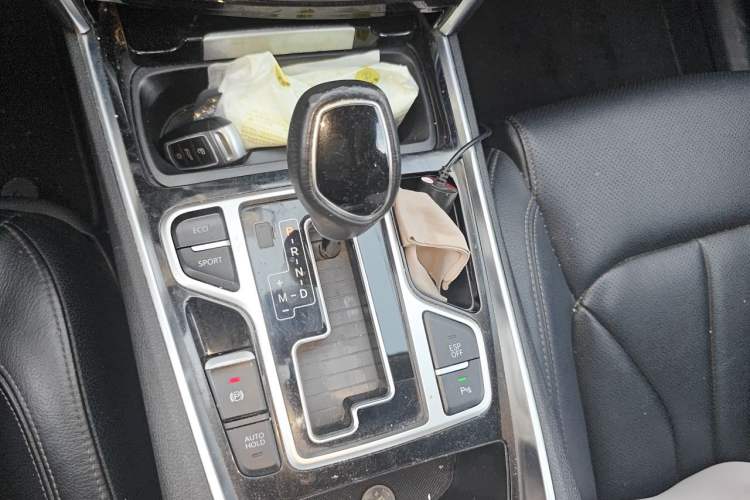 Used Geely Auto Emgrand GT 2015 2.4L Comfort Model Gear Lever