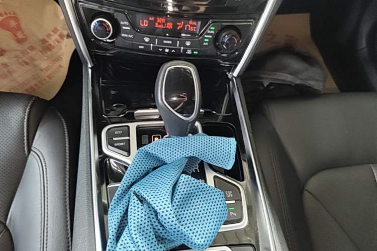 Used Geely Auto Emgrand GT 2015 2.4L Comfort Model Gear Lever