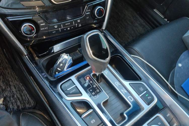 Used Geely Auto Emgrand GT 2015 1.8T Flagship Model Gear Lever