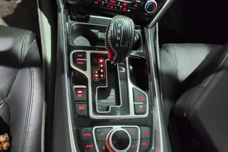 Used Geely Auto Emgrand GT 2015 1.8T Premium Model Gear Lever