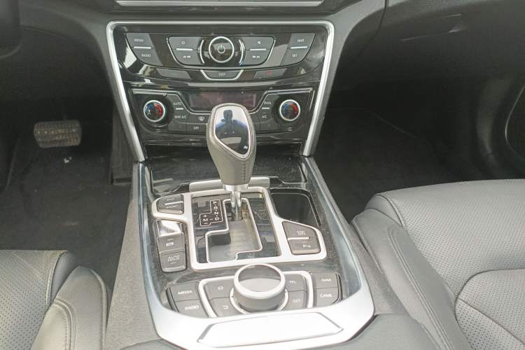 Used Geely Auto Emgrand GT 2015 1.8T Flagship Model Gear Lever