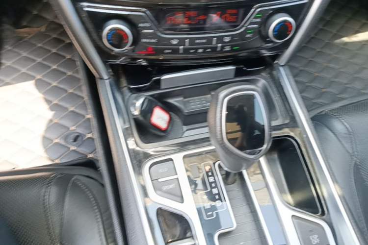 Used Geely Auto Emgrand GT 2015 1.8T Premium Model Gear Lever