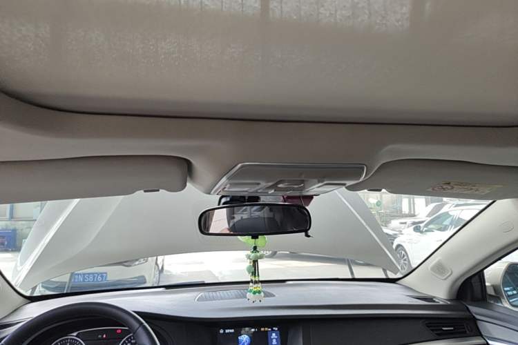 Used Geely Auto Emgrand GT 2015 2.4L Comfort Model Headliner