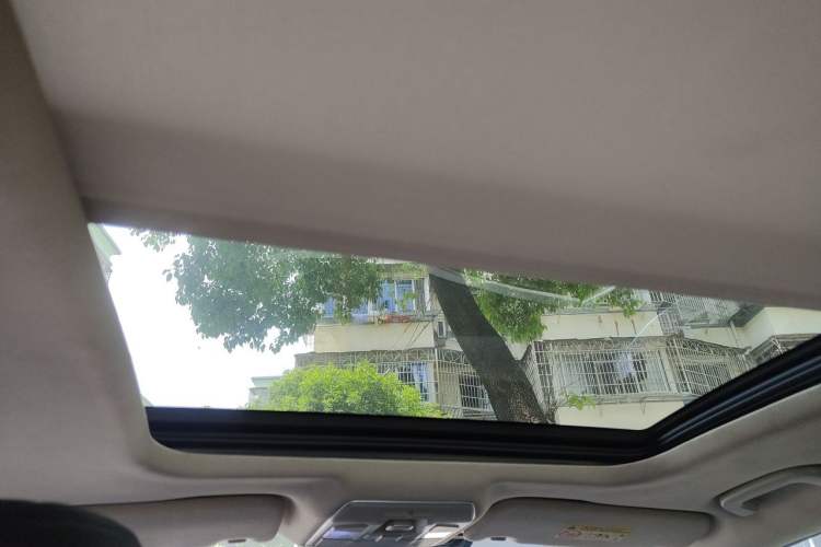 Used Geely Auto Emgrand GT 2015 1.8T Comfort Model Headliner
