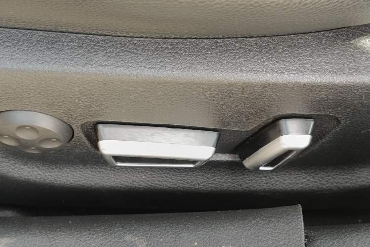 Used Geely Auto Emgrand GT 2015 1.8T Flagship Model Interior 10