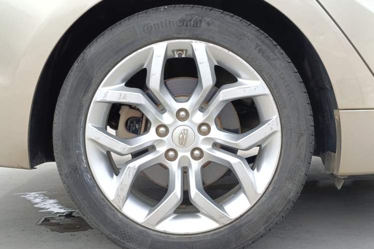 Used Geely Auto Emgrand GT 2015 1.8T Flagship Model Interior 12