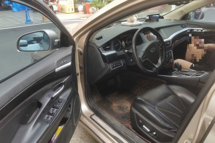 Used Geely Auto Emgrand GT 2015 1.8T Flagship Model Interior 3