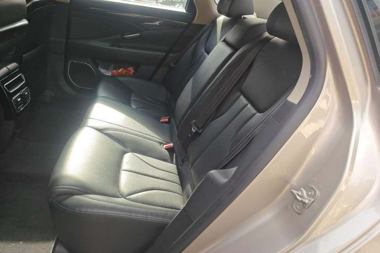 Used Geely Auto Emgrand GT 2015 1.8T Premium Model Interior 4