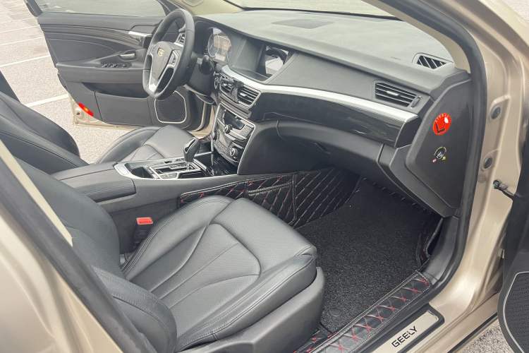 Used Geely Auto Emgrand GT 2015 2.4L Comfort Model Interior 4
