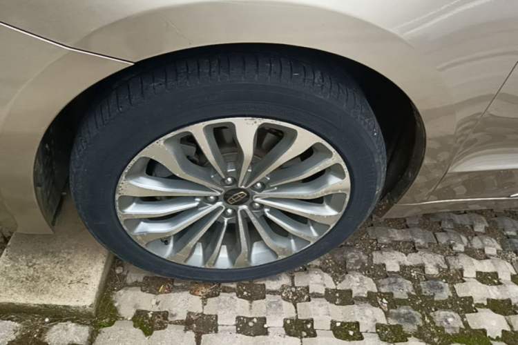 Used Geely Auto Emgrand GT 2015 1.8T Premium Model Left Front Wheel Hub