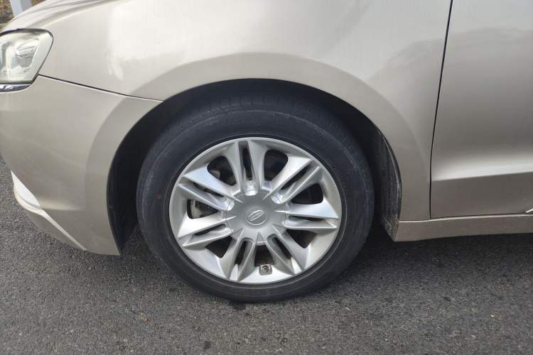 Used Geely Auto Emgrand GT 2015 2.4L Comfort Model Left Front Wheel Hub
