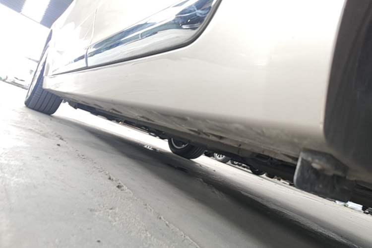 Used Geely Auto Emgrand GT 2015 2.4L Comfort Model Left Side Sill