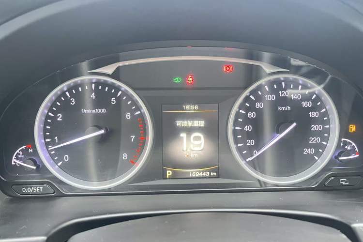 Used Geely Auto Emgrand GT 2015 2.4L Comfort Model Odometer Close Up