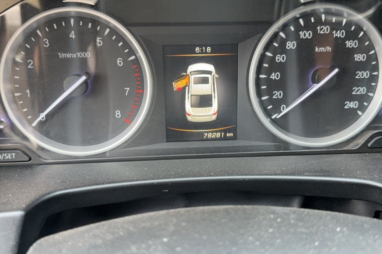Used Geely Auto Emgrand GT 2015 2.4L Luxury Model Odometer Close Up