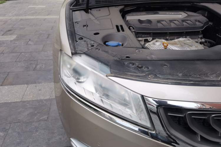 Used Geely Auto Emgrand GT 2015 2.4L Comfort Model Right Front Headlight