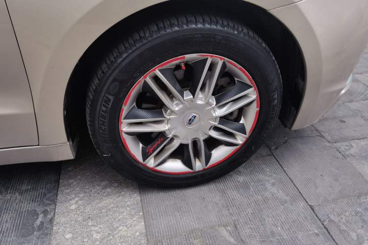 Used Geely Auto Emgrand GT 2015 2.4L Comfort Model Right Front Wheel Hub