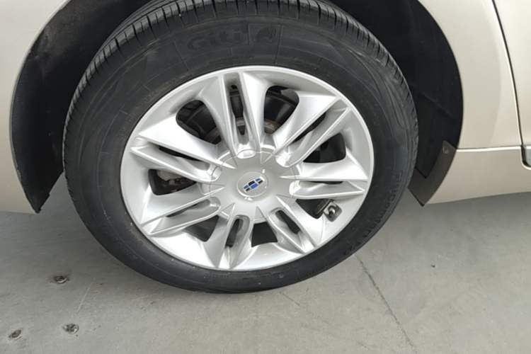 Used Geely Auto Emgrand GT 2015 2.4L Comfort Model Right Rear Wheel Hub