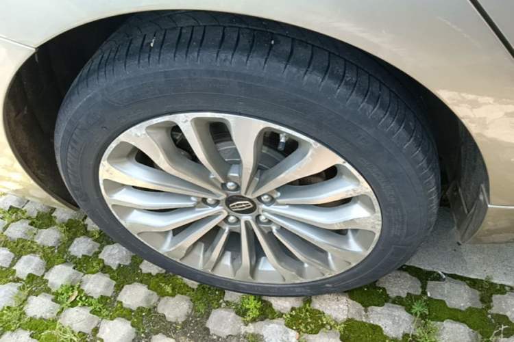 Used Geely Auto Emgrand GT 2015 1.8T Premium Model Right Rear Wheel Hub