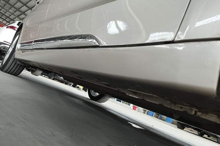 Used Geely Auto Emgrand GT 2015 2.4L Comfort Model Right Side Sill