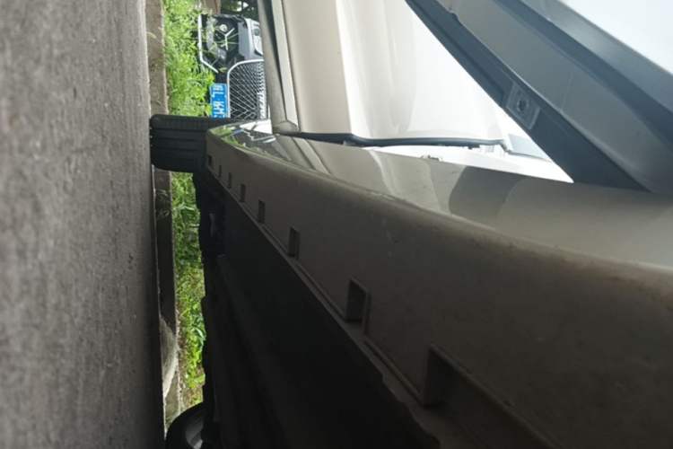 Used Geely Auto Emgrand GT 2015 1.8T Flagship Model Right Side Sill