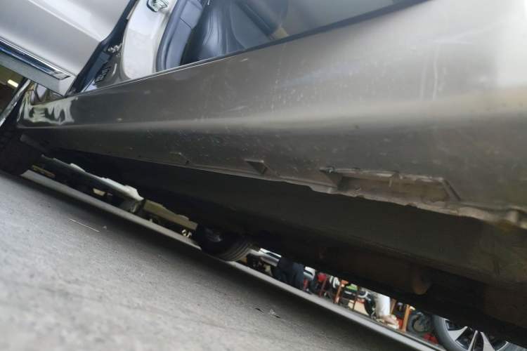 Used Geely Auto Emgrand GT 2015 2.4L Comfort Model Right Side Sill